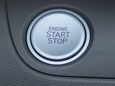 Used 2023 Hyundai Elantra SEL w/ Convenience Package FWD image 12