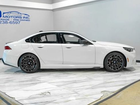 Used 2025 BMW M5 w/ Carbon Package AWD/4WD image 11