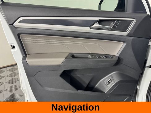 Used 2023 Volkswagen Atlas SEL R-Line AWD/4WD image 10