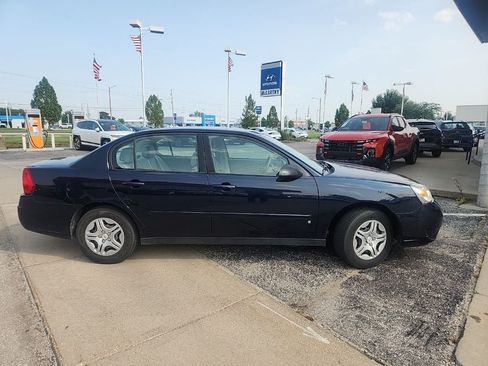 Used 2007 Chevrolet Malibu LS FWD image 2