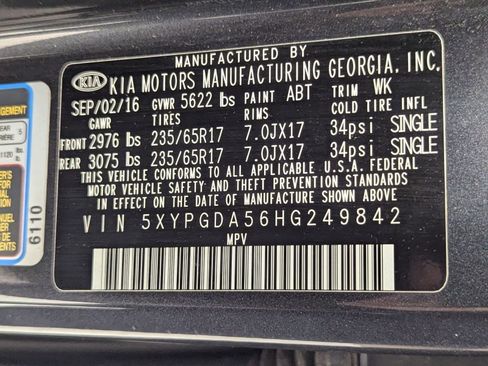 Used 2017 Kia Sorento LX image 16