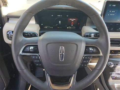 Used 2023 Lincoln Nautilus FWD image 23