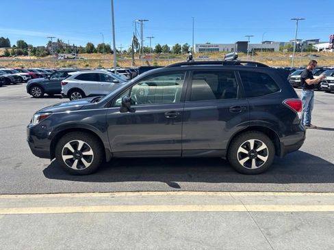 Used 2018 Subaru Forester 2.5i Premium AWD/4WD image 4