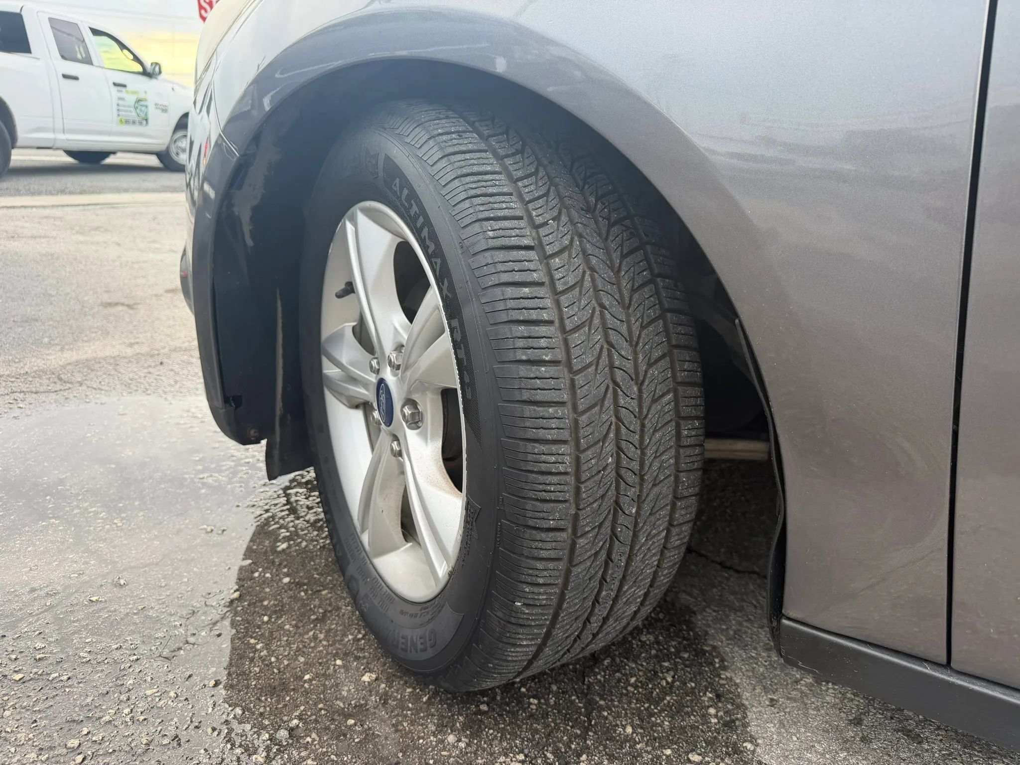 Used 2014 Ford Focus SE w/ SE Winter Package FWD image 15