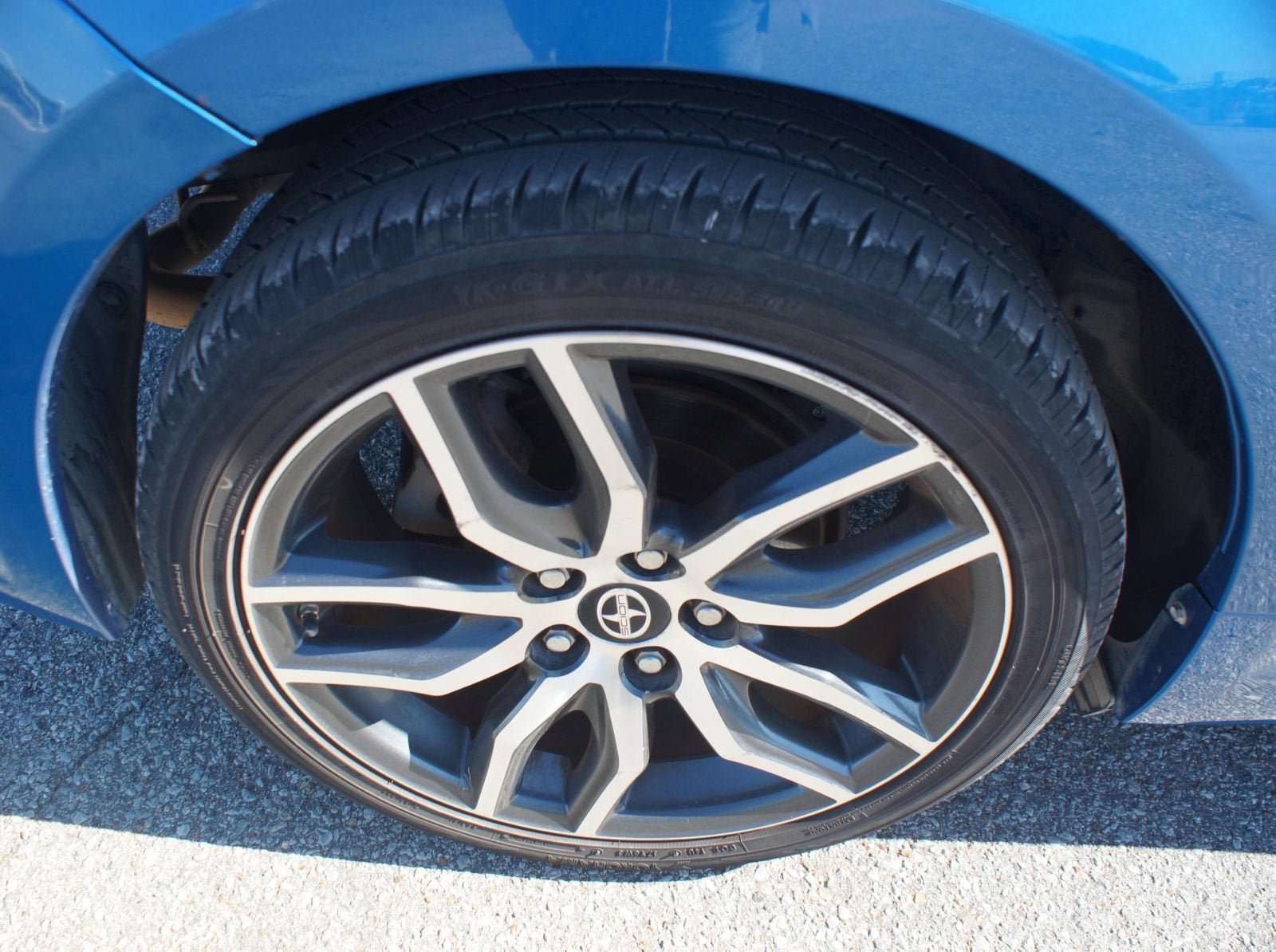 Used 2016 Scion tC FWD image 16