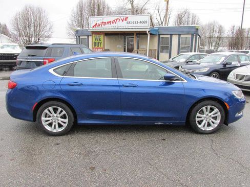 Used 2015 Chrysler 200 Limited w/ Convenience Group image 4