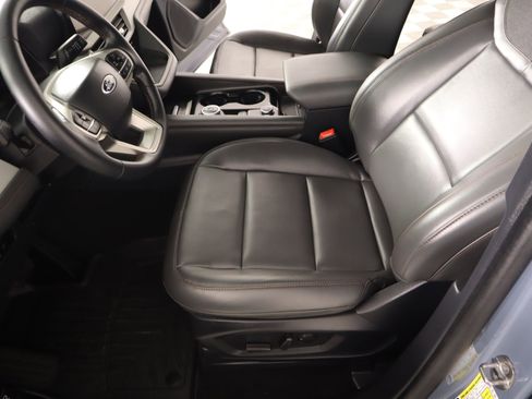 Used 2025 Ford Explorer Active w/ Active Comfort Package RWD image 12