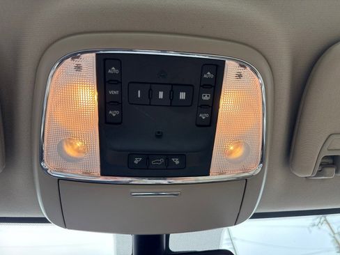 Used 2015 Jeep Grand Cherokee Overland w/ Advanced Technology Group image 46