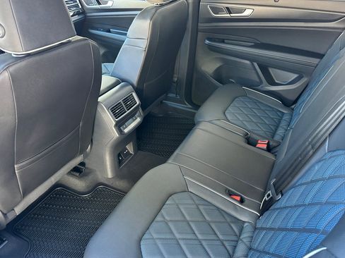 New 2025 Volkswagen Atlas Cross Sport SEL Premium R-Line image 10