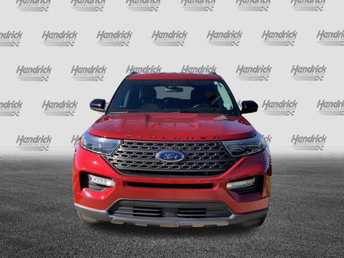 Used 2022 Ford Explorer XLT w/ Equipment Group 202A image 3