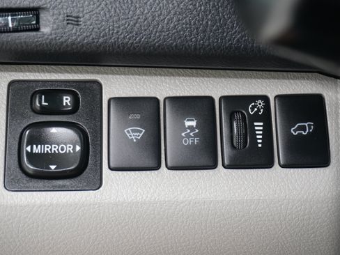 Used 2013 Toyota Highlander Limited FWD image 26