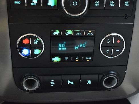 Used 2009 Chevrolet Avalanche LT w/ Suspension Package, Off-Road AWD/4WD image 15