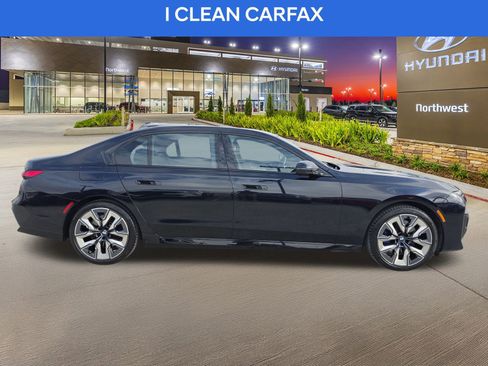 Used 2023 BMW 740i w/ Executive Package image 6