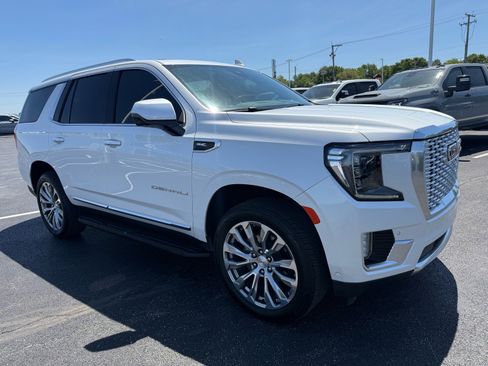 Used 2024 GMC Yukon Denali w/ Advanced Technology Package AWD/4WD image 7