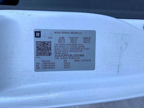 Used 2020 Chevrolet Express 3500 LT w/ LT Preferred Equipment Group RWD image 20