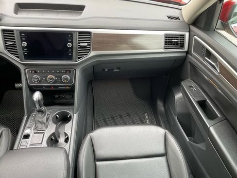 Used 2019 Volkswagen Atlas SE w/ Panoramic Sunroof Package image 12