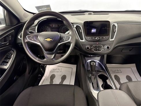 Used 2019 Chevrolet Malibu LT image 25
