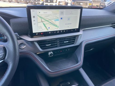 Used 2025 Ford Explorer ST-Line image 12