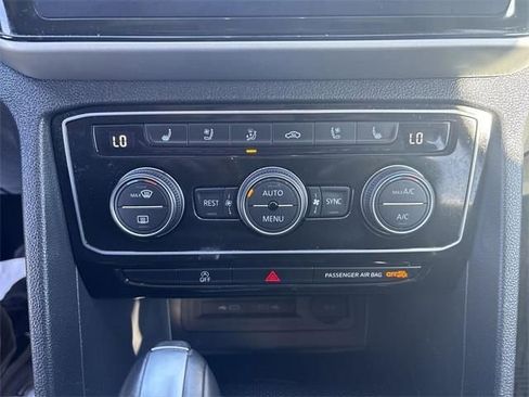 Used 2022 Volkswagen Atlas SEL Premium image 19