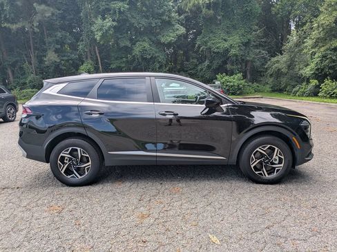 Used 2025 Kia Sportage LX AWD/4WD image 3