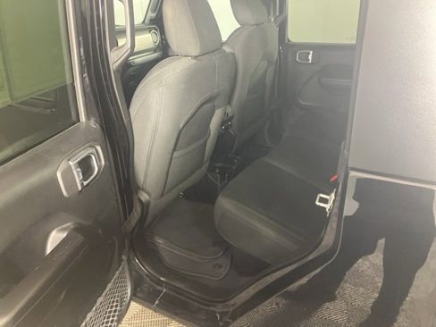 Used 2021 Jeep Gladiator Sport image 18