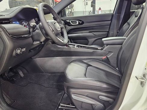 New 2026 Jeep Compass Latitude image 7