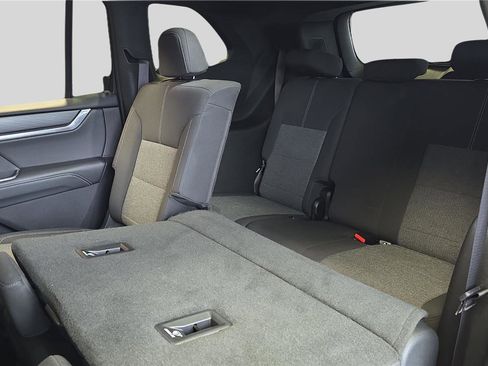 Used 2025 GMC Acadia Elevation image 16