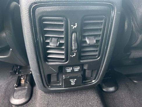 Used 2019 Jeep Grand Cherokee Limited AWD/4WD image 14
