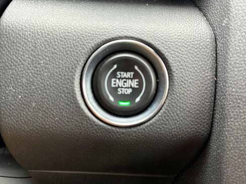 Certified 2025 GMC Acadia Elevation w/ Elevation Premium Package image 17