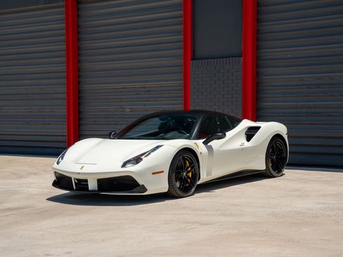 Used 2016 Ferrari 488 GTB RWD image 1