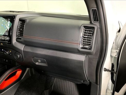 Used 2024 Nissan Frontier PRO-4X w/ Off-Road Protection Package image 16