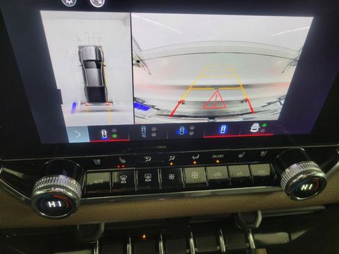 Used 2023 GMC Canyon Denali image 21