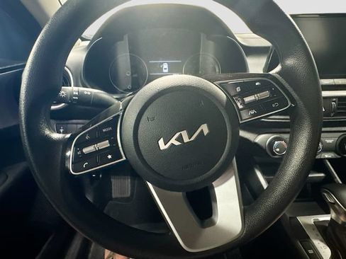 Used 2022 Kia Forte LXS FWD image 11