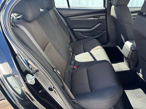 Used 2020 MAZDA MAZDA3 Sedan image 25