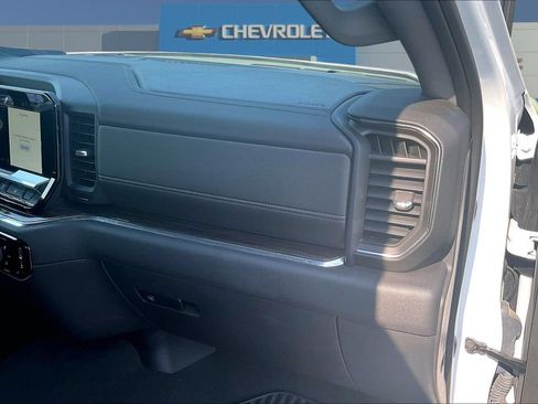 Used 2023 Chevrolet Silverado 1500 LT AWD/4WD image 27