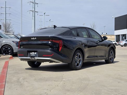 New 2026 Kia K4 LXS image 4