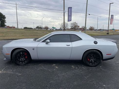 Used 2019 Dodge Challenger SRT Hellcat w/ Plus Package image 6