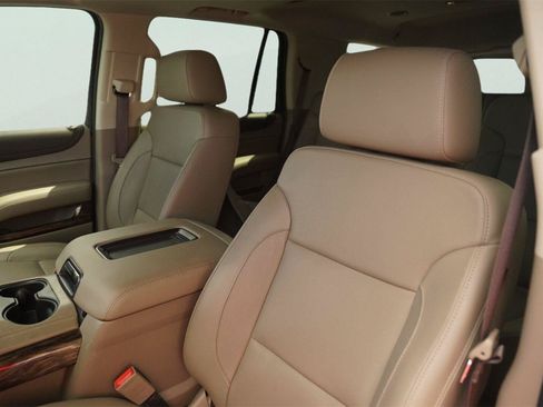 Used 2019 GMC Yukon SLT w/ Open Road Package AWD/4WD image 10