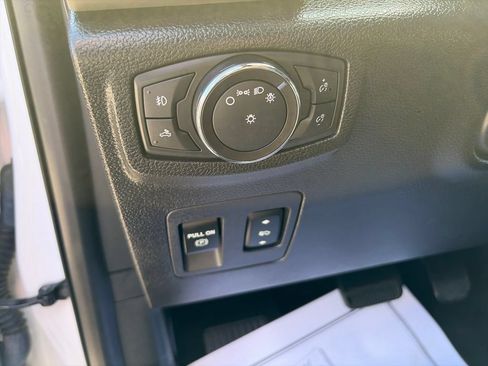Used 2018 Ford F150 Lariat w/ Equipment Group 502A Luxury AWD/4WD image 19