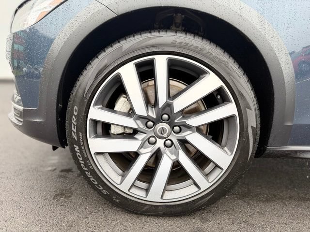 Used 2025 Volvo V90 B6 Cross Country Plus w/ Protection Package Premier AWD/4WD image 28
