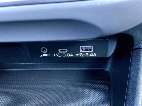 Used 2024 Subaru Crosstrek 2.0i Premium image 31