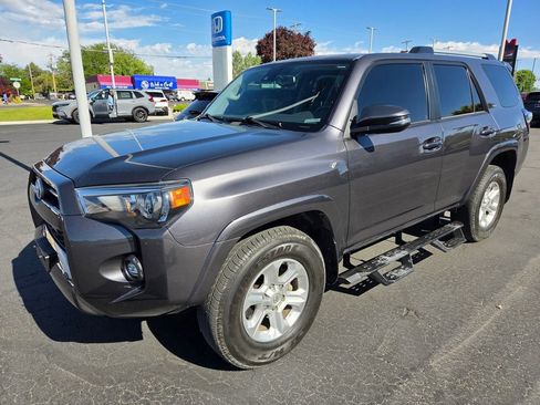 Used 2023 Toyota 4Runner SR5 Premium w/ Moonroof Package AWD/4WD image 6