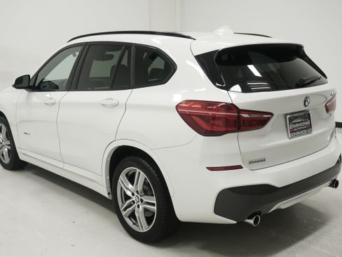 Used 2018 BMW X1 sDrive28i FWD image 4