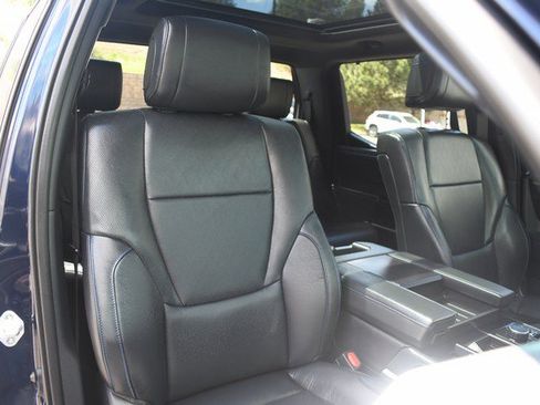 Used 2022 Toyota Tundra Platinum w/ Advanced Package AWD/4WD image 27