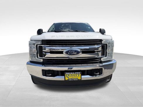 Used 2017 Ford F350 XLT w/ Camper Package AWD/4WD image 8
