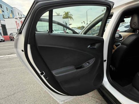 Used 2017 Chevrolet Volt Premier w/ Driver Confidence II Package FWD image 68