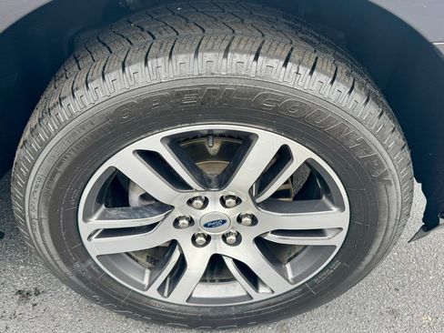 Certified 2024 Ford Expedition Limited image 6