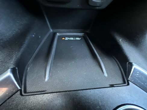 Used 2023 Chevrolet Traverse LT FWD image 37