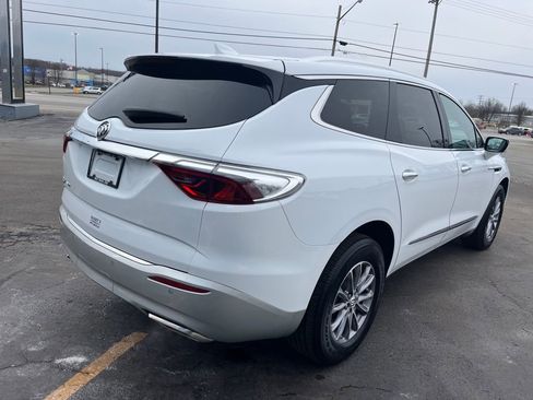 Used 2024 Buick Enclave Premium image 5