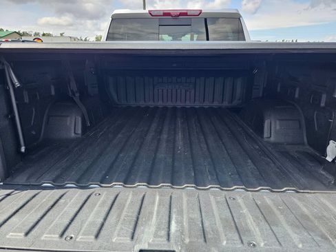 Used 2022 GMC Sierra 1500 AT4 w/ AT4 Premium Package AWD/4WD image 16